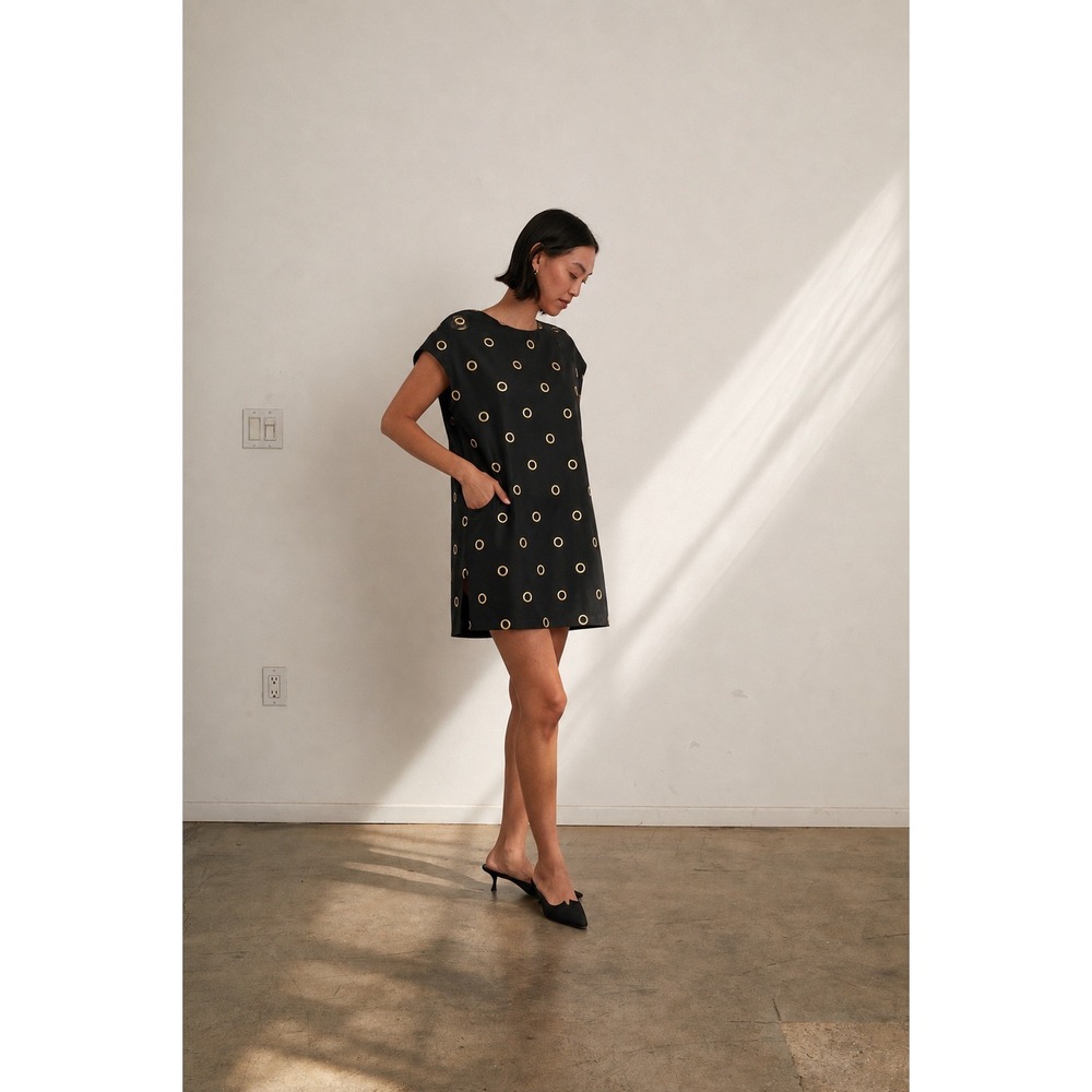 Nikki Chasin Black Gold Embroidered Circle Tencel Shift Dress Womens Medium